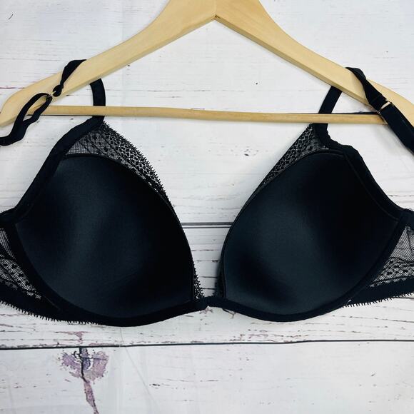 Victoria's Secret Black Incredible Plunge Lace Bra - Picture 12 of 16